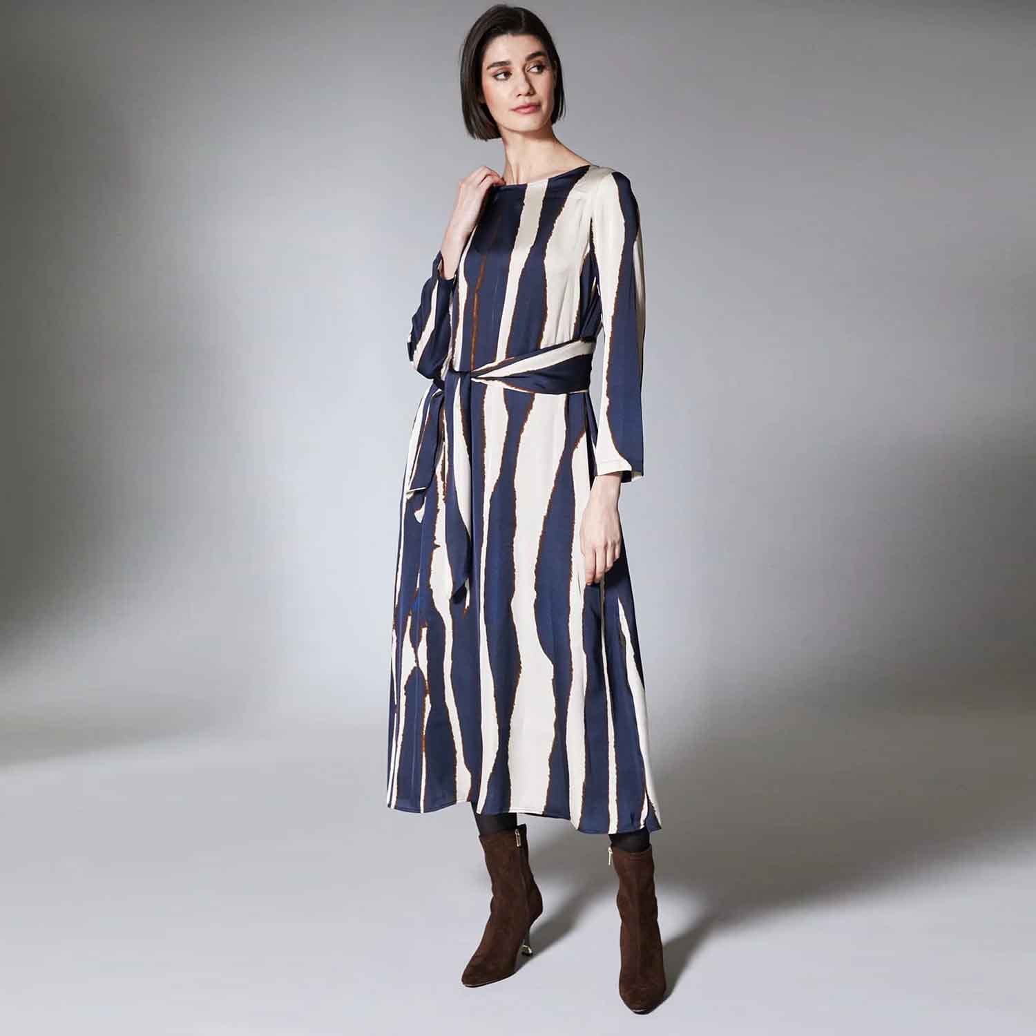 PERUZZI Wave Print Dress in Navy - AW25196 1 W25196 8