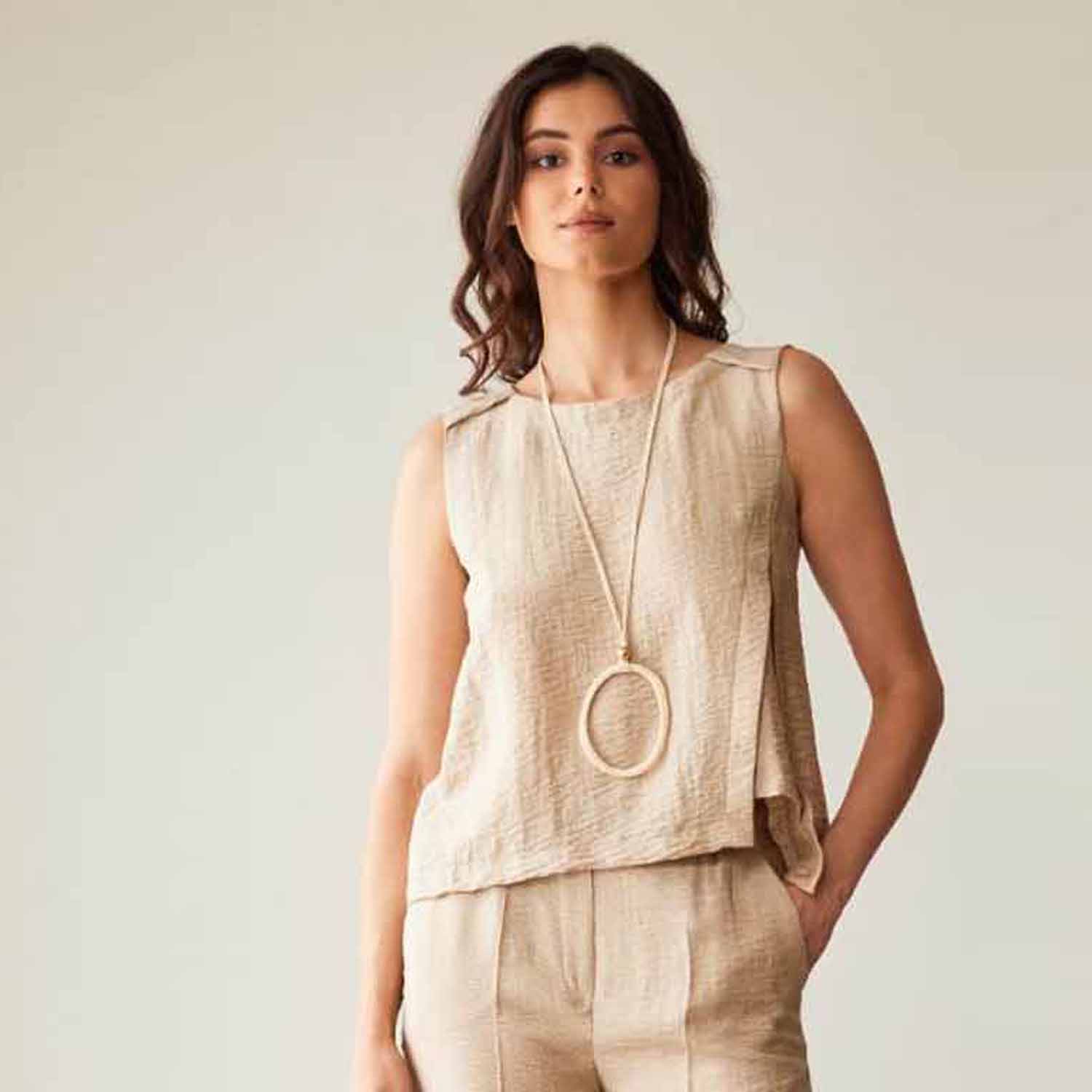 PERUZZI SS26136 PLEAT SHELLTOP-SAND 1 PERUZZI SS26136 PLEAT SHELLTOP-SAND