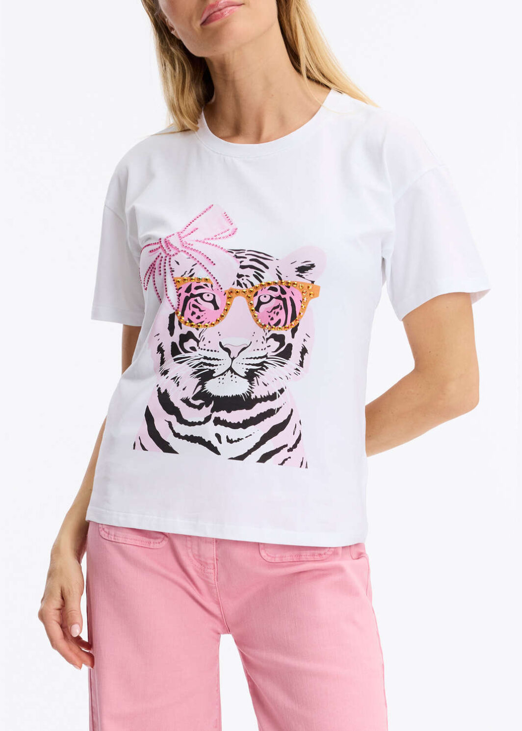 white t shirt